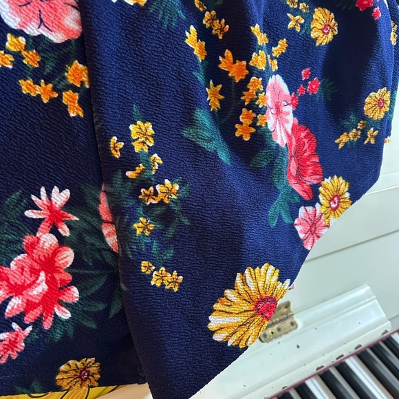 Floral Ruffle Jumpsuit in Navy Blue XL - Picture 5 of 16